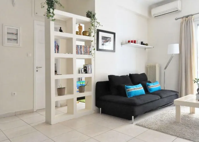Courtyard Apt - Central