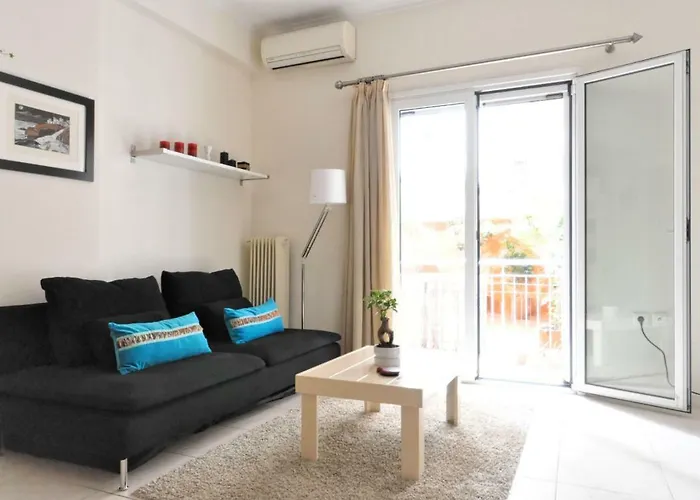 Courtyard Apt - Central